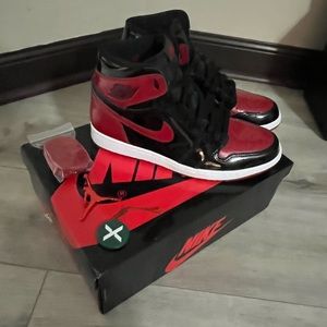 Size 10 Jordan 1 patient breads. Worn once in near perfect condition.